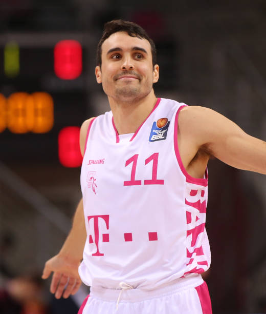 也能在中锋 也能在中锋