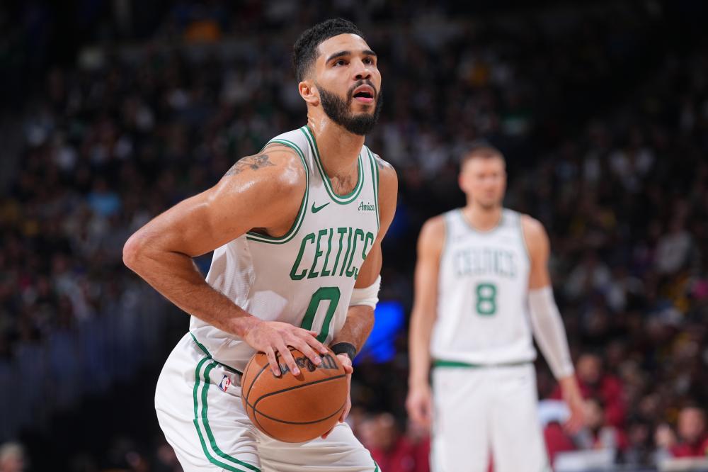 使得他成为 使得他成为